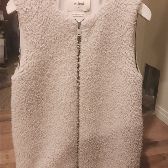 Aritzia Wilfred ‘Chatou’ Sherpa vest in ivory - Picture 2 of 5